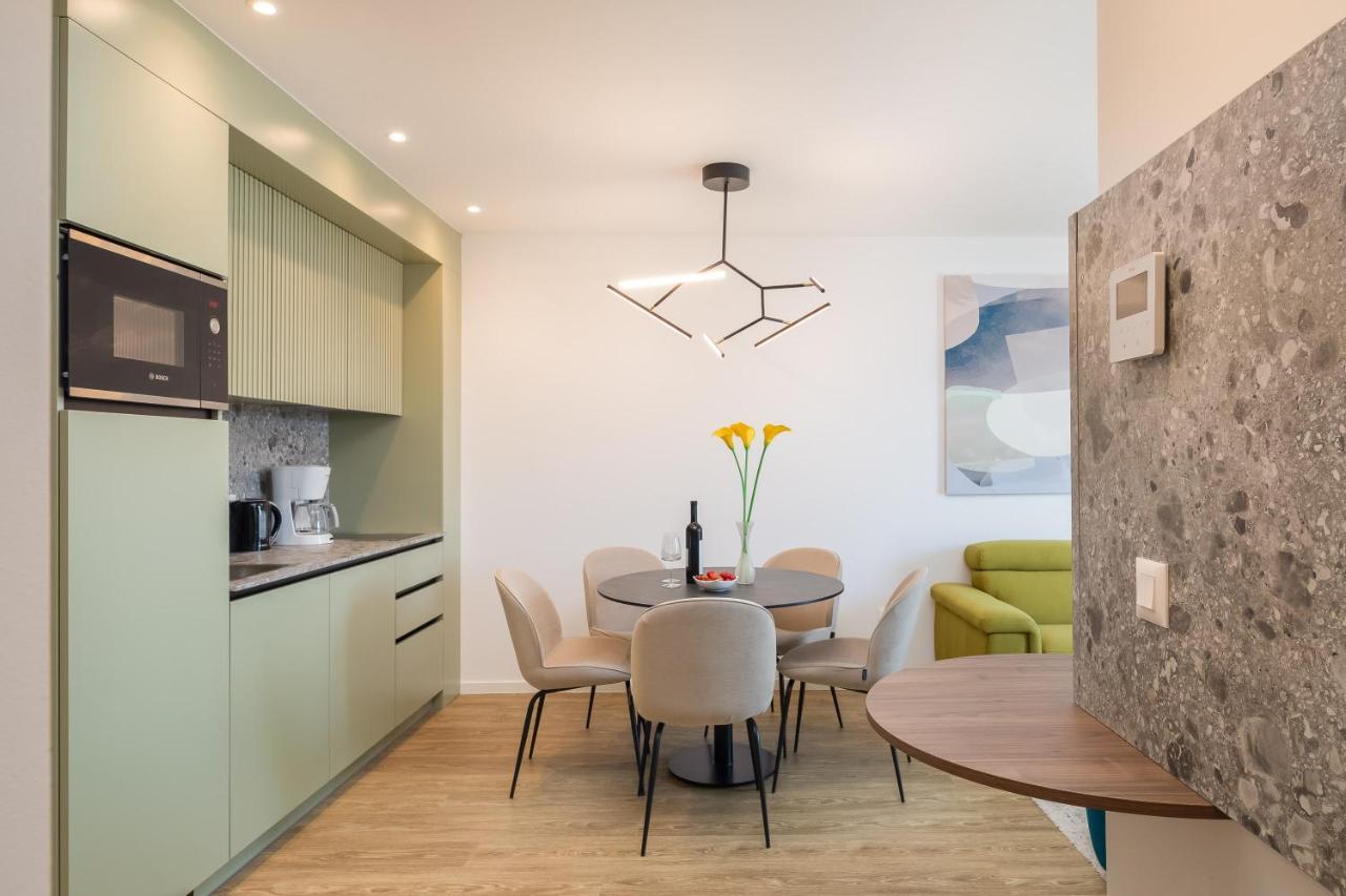 Amfora Selection - Luxury With Swimming Pool And Garage Apartment Makarska