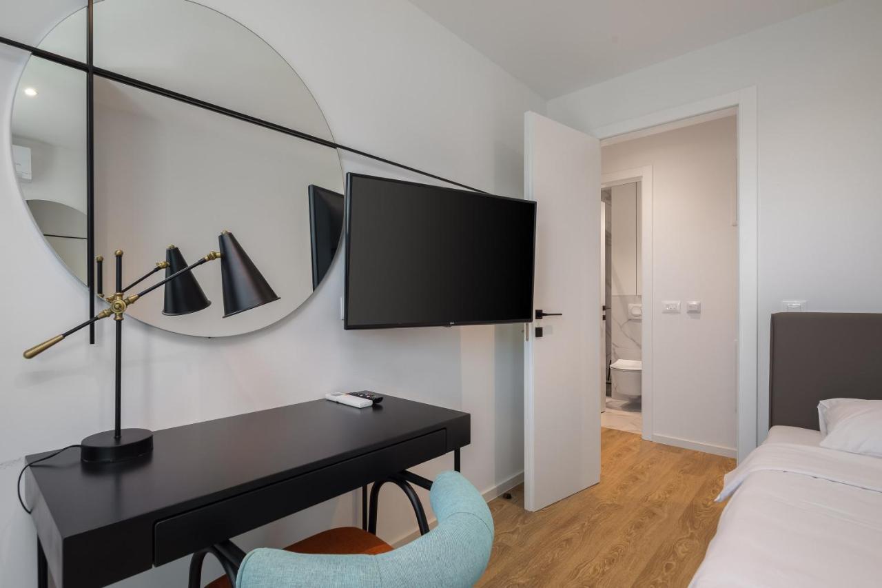 Amfora Selection - Luxury With Swimming Pool And Garage Apartment