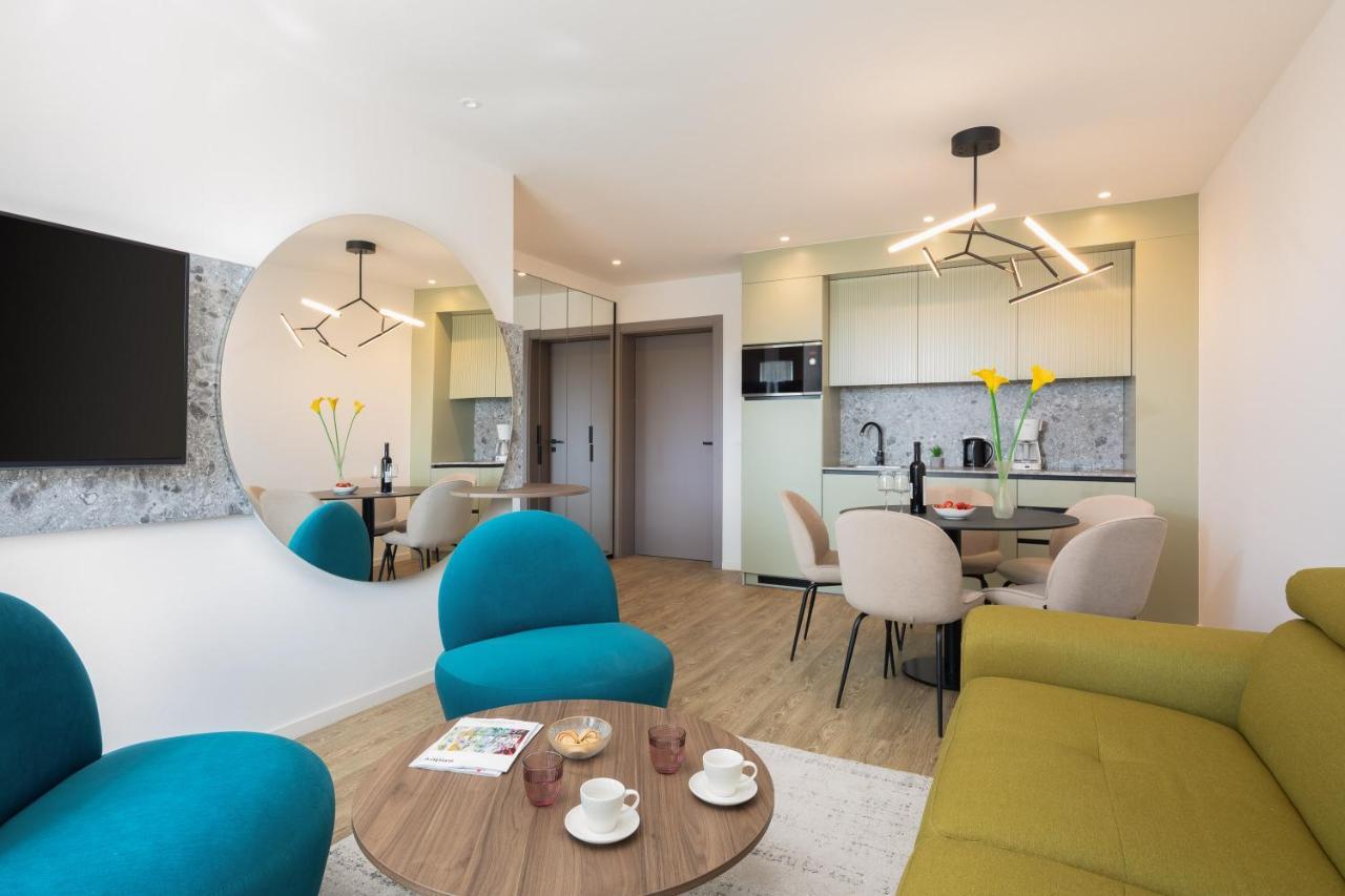 Amfora Selection - Luxury With Swimming Pool And Garage Apartment Makarska